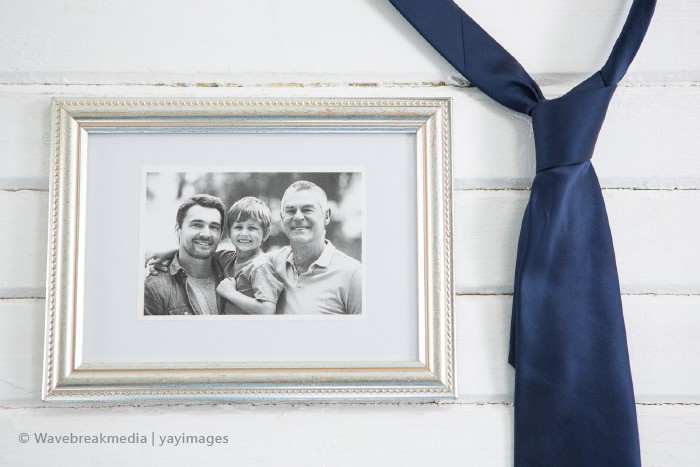 Bild mit drei Menschen